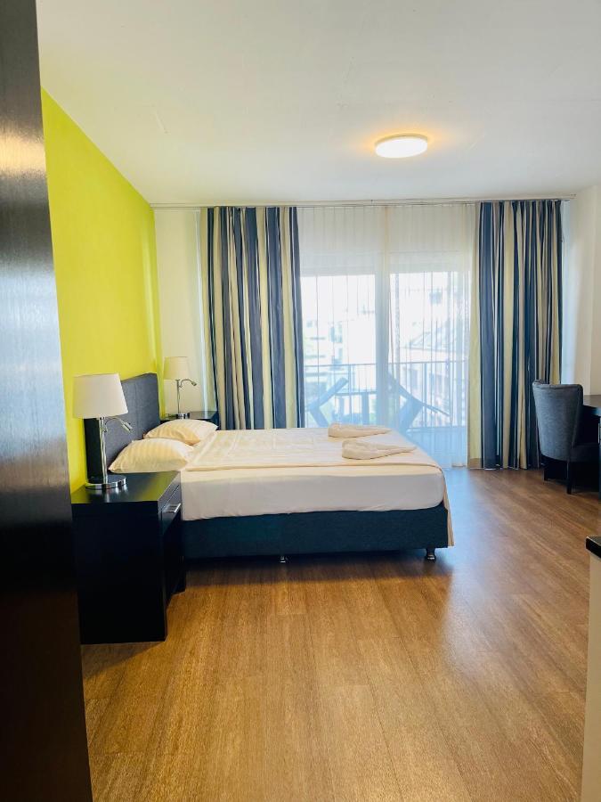 Hotel Swiss Bellevue Кройцлинген Екстериор снимка